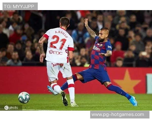 意甲焦点战巴萨与国米握手言和乌龙球成比赛转折点战术解析