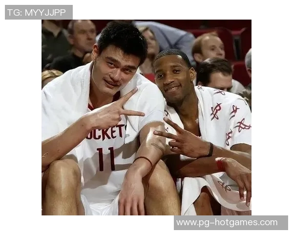 姚明统治篮下的传奇时刻与篮球世界的辉煌成就回顾