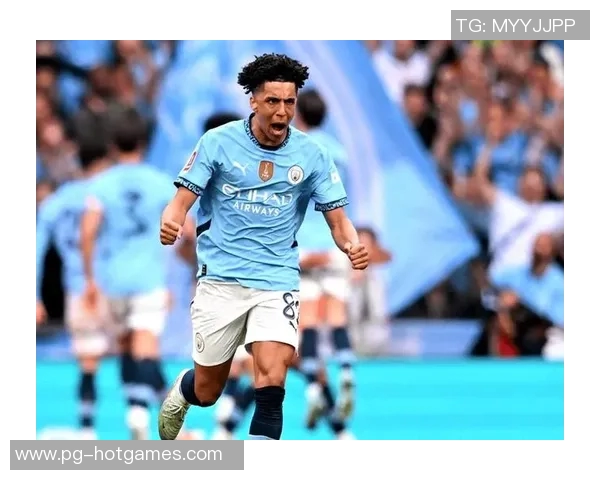 中超激情对决曼城5-0本菲卡逆转瞬间引发争议判罚引爆全场 中超激情对决曼城5-0本菲卡逆转瞬间引发争议判罚引爆全场