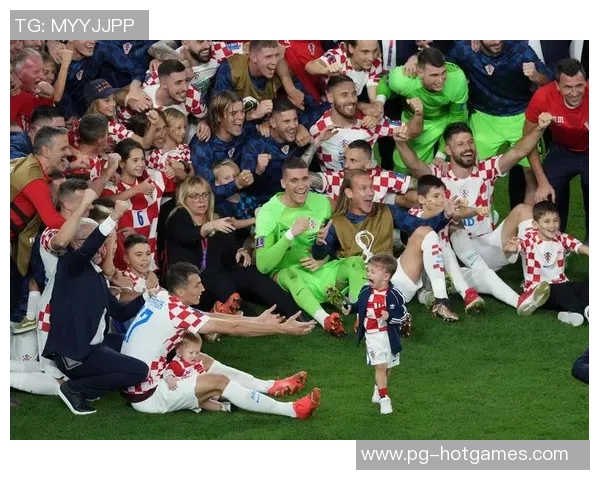 足总杯经典对决拜仁大胜尤文图斯点球大战引发全场狂欢