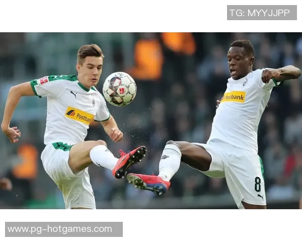 中超焦点战：拜仁大胜AC米兰帽子戏法点燃全场激情