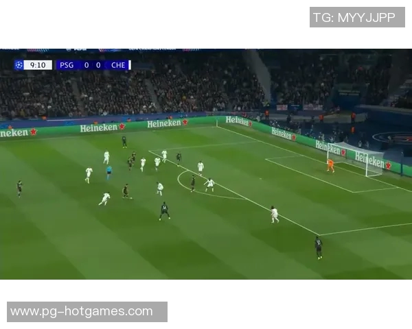 切尔西与巴黎圣日耳曼友谊赛战平绝杀瞬间引发全场热烈反响